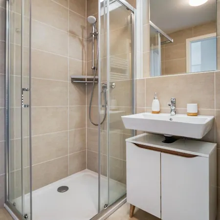 Czech Tesla By Rentez Apartament *